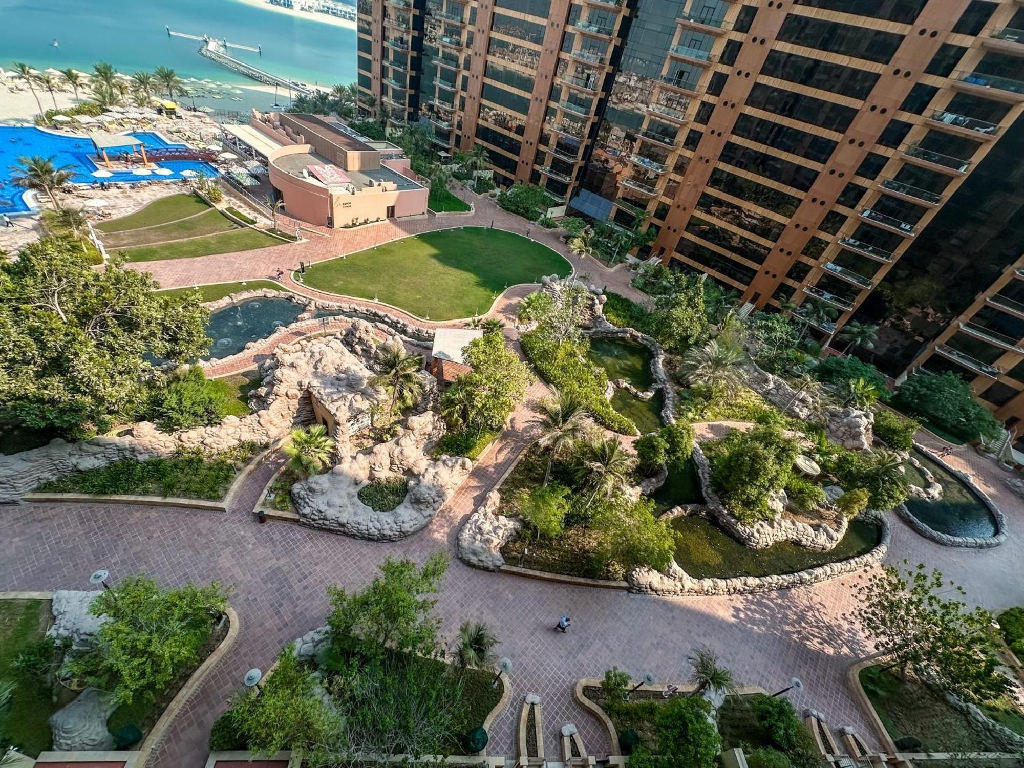 Modern Beachfront 1Br Apartment - Tiara Residence ดูไบ ภายนอก รูปภาพ