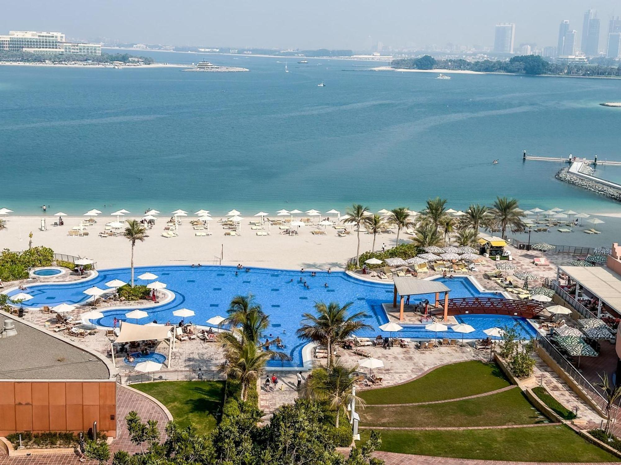 Modern Beachfront 1Br Apartment - Tiara Residence ดูไบ ภายนอก รูปภาพ
