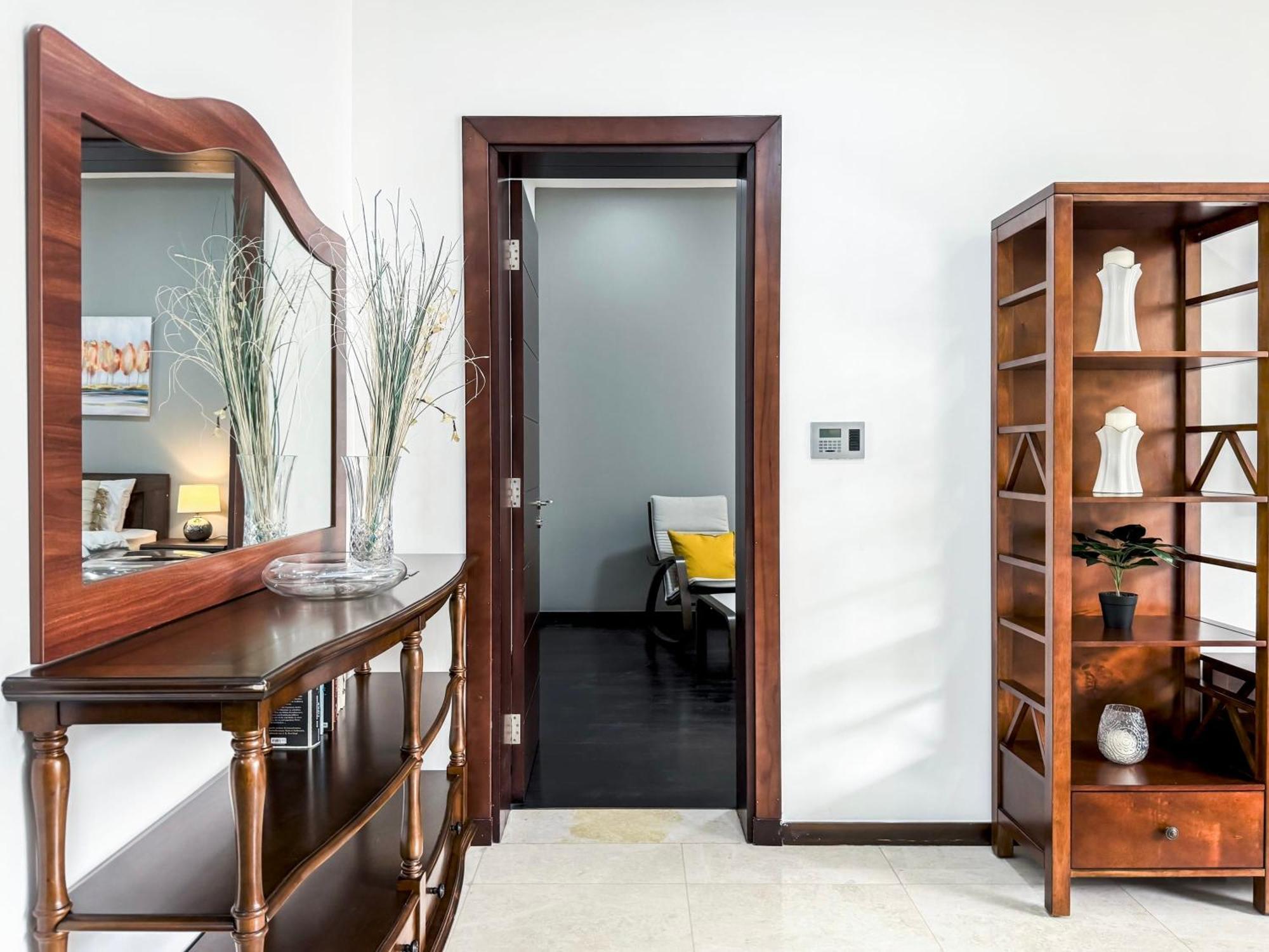Modern Beachfront 1Br Apartment - Tiara Residence ดูไบ ภายนอก รูปภาพ