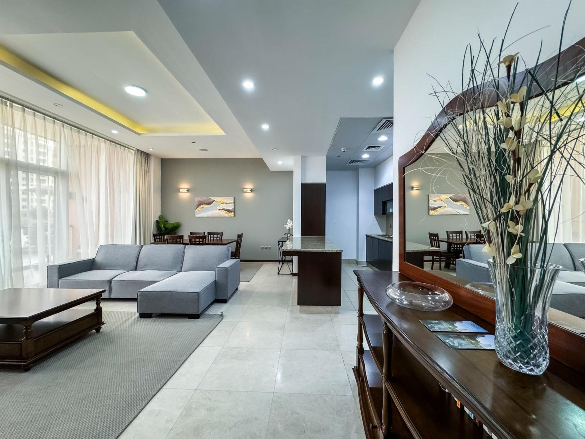 Modern Beachfront 1Br Apartment - Tiara Residence ดูไบ ภายนอก รูปภาพ